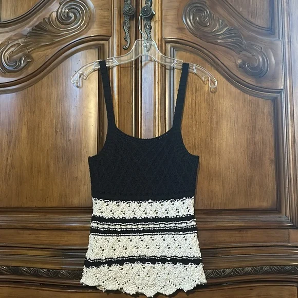 Zara Black and Cream Crochet Knit Color block Sweater Cami Tank Top Small - Picture 3 of 8